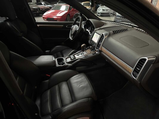 Porsche Cayenne Turbo 4.8 V8 500pk 2011, TB-959-G
