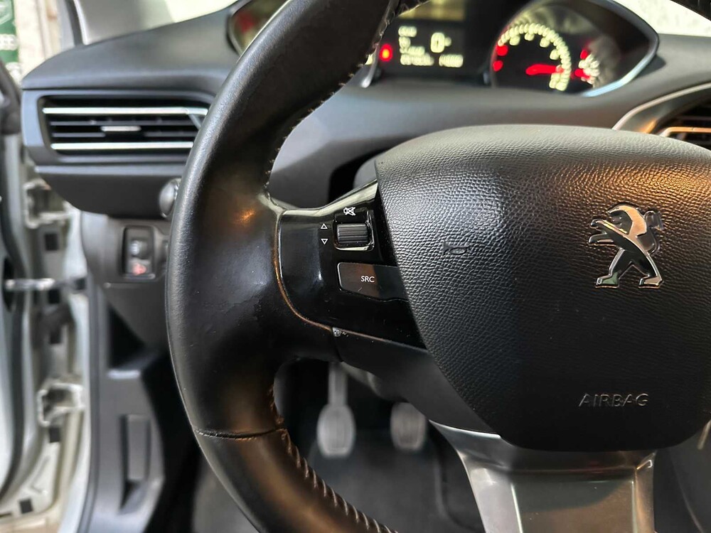 Peugeot 308 1.2 PureTech Allure 110pk 2015, ZT-579-K