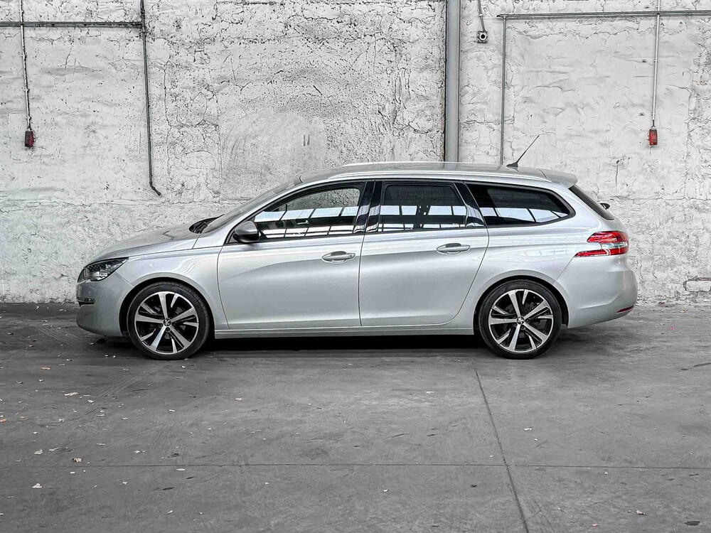 Peugeot 308 1.2 PureTech Allure 110pk 2015, ZT-579-K