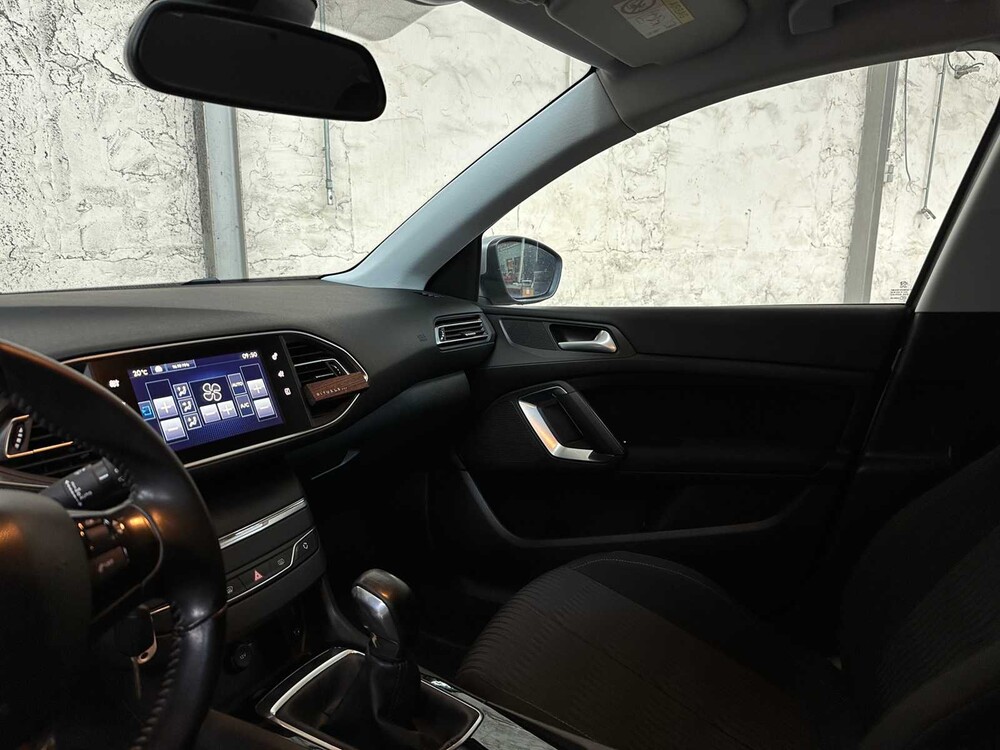 Peugeot 308 1.2 PureTech Allure 110pk 2015, ZT-579-K