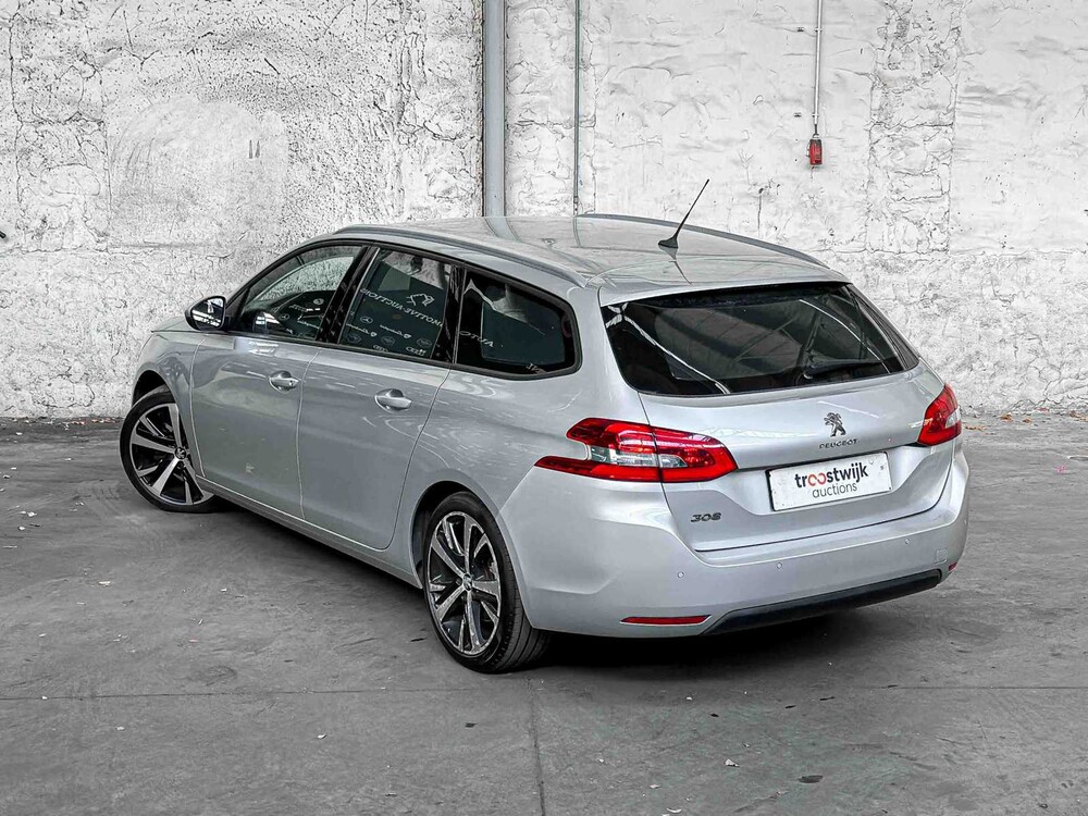 Peugeot 308 1.2 PureTech Allure 110pk 2015, ZT-579-K