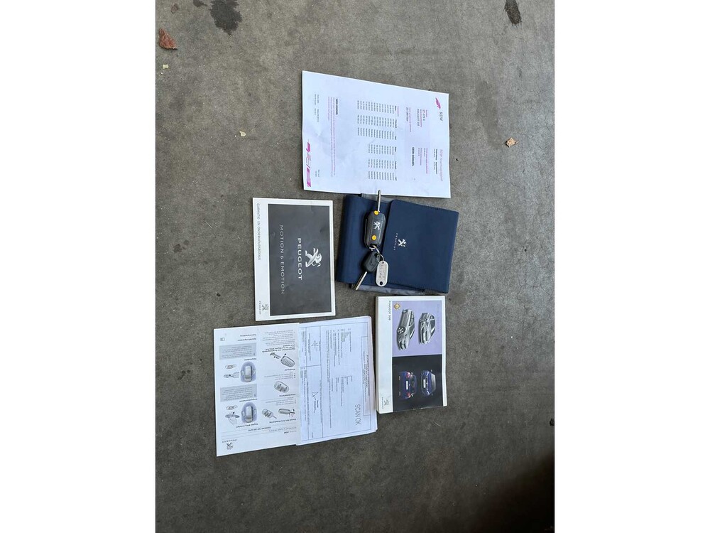 Peugeot 308 1.2 PureTech Allure 110pk 2015, ZT-579-K