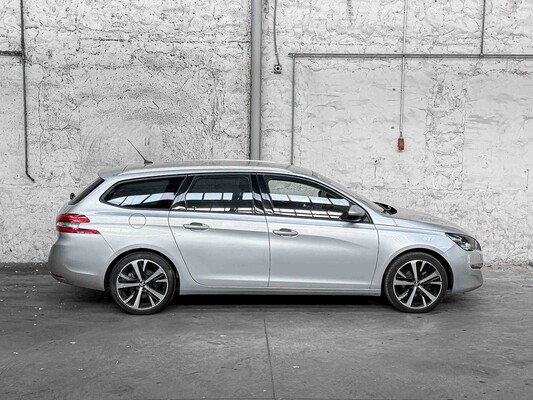 Peugeot 308 1.2 PureTech Allure 110pk 2015, ZT-579-K