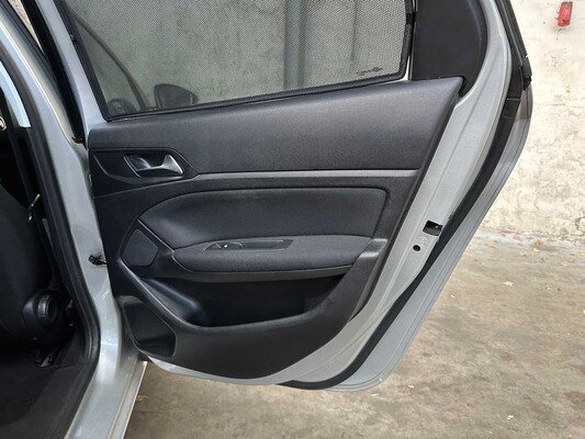 Peugeot 308 1.2 PureTech Allure 110pk 2015, ZT-579-K