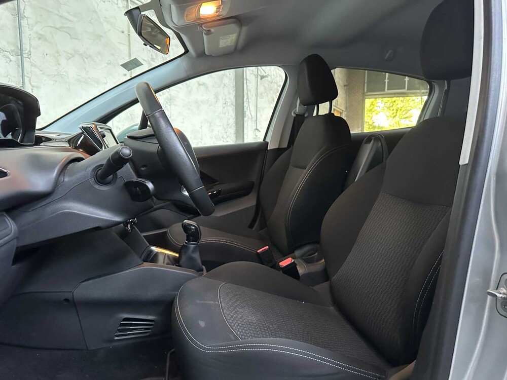 Peugeot 208 1.2 PureTech Allure 82pk 2017, RL-064-L