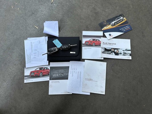 Audi A1 Sportback 1.4 TFSI S-line PDC 122pk 2013, 7-KFN-93