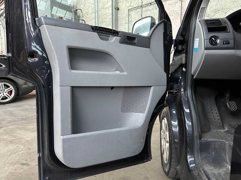 Volkswagen Transporter 2.5 TDI 340 131pk 2008, 2-VBN-50