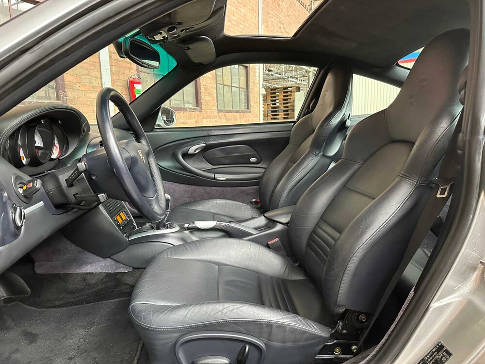 Porsche 911 Carrera 4S 996 (Manual) 320hp 2004 Youngtimer