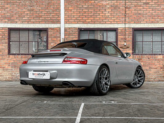 Porsche 911 Cabriolet Carrera 3.6 996 320p 2003 Youngtimer HANDGESCHAKELD