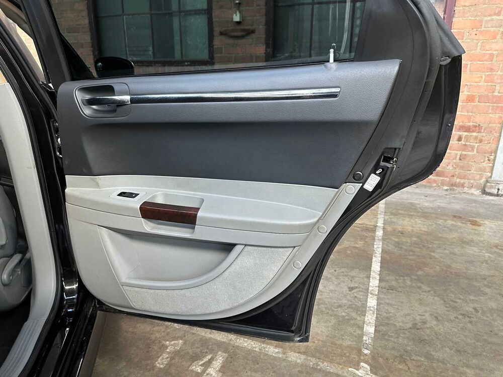 Chrysler 300C HEMI 5.7 V8 340hp 2005 -Youngtimer-