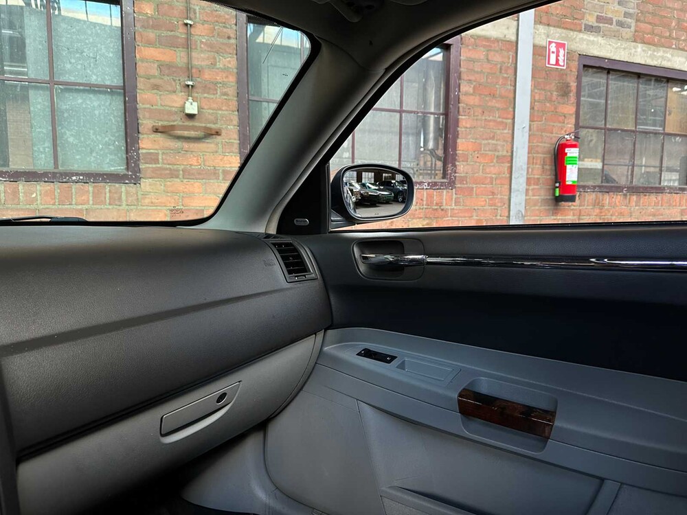 Chrysler 300C HEMI 5.7 V8 340hp 2005 -Youngtimer-