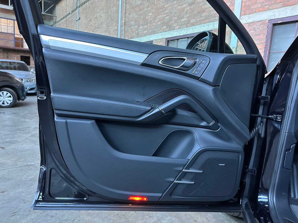 Porsche Cayenne Turbo 4.8 V8 493hp 2010