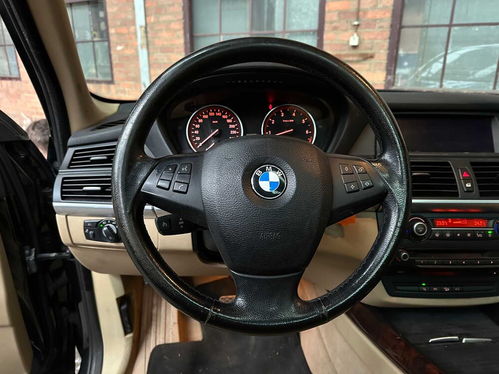 BMW X5 xDrive48i High Executive 7-Seater E70 355hp 2007, 02-XB-HG