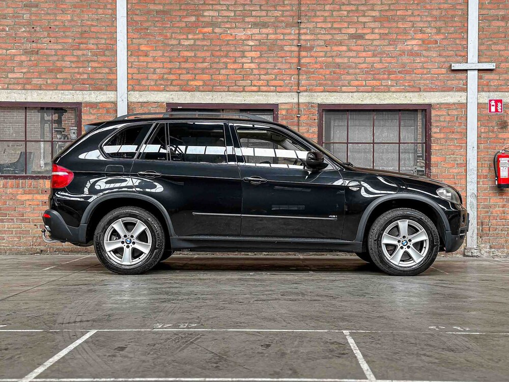 BMW X5 xDrive48i High Executive 7-Seater E70 355hp 2007, 02-XB-HG