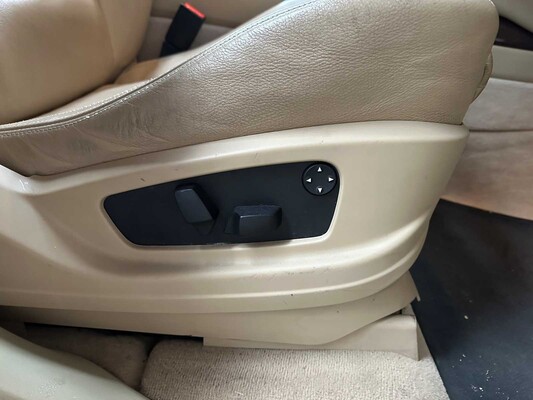 BMW X5 xDrive48i High Executive 7-Seater E70 355hp 2007, 02-XB-HG