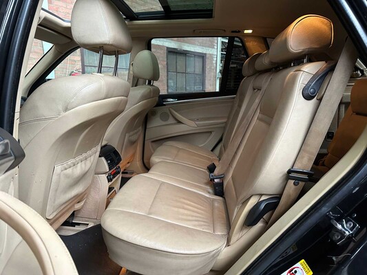 BMW X5 xDrive48i High Executive 7-Seater E70 355hp 2007, 02-XB-HG