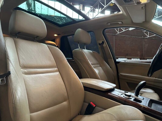 BMW X5 xDrive48i High Executive 7-Seater E70 355hp 2007, 02-XB-HG