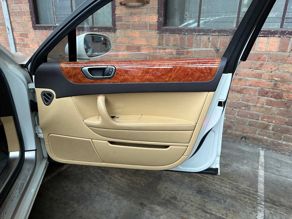 Bentley Continental Flying Spur 6.0 W12 525HP 2007 (53,000 KM) Youngtimer