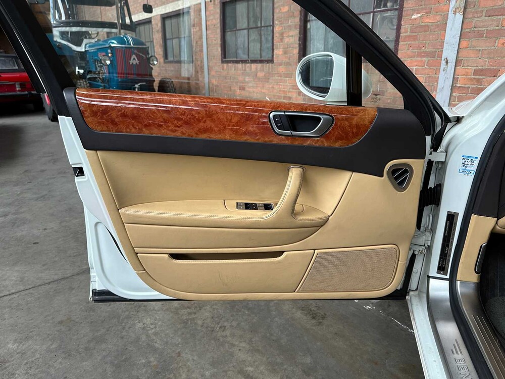 Bentley Continental Flying Spur 6.0 W12 525HP 2007 (53,000 KM) Youngtimer