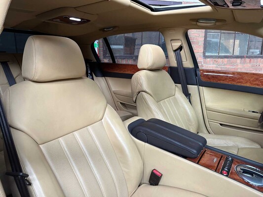 Bentley Continental Flying Spur 6.0 W12 525HP 2007 (53,000 KM) Youngtimer