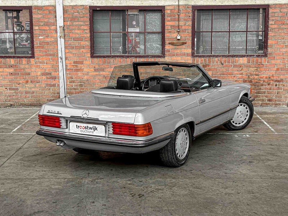 Mercedes-Benz 300 SL R107 (Hardtop + Softtop) 179hp 1987 SL-Class, PF-152-P