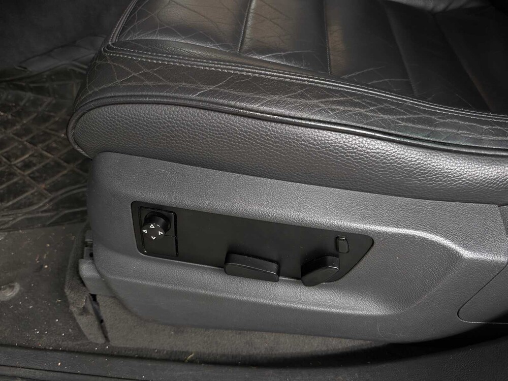 Volkswagen Touareg 3.2 V6 220hp 2003, 07-NG-JJ Youngtimer