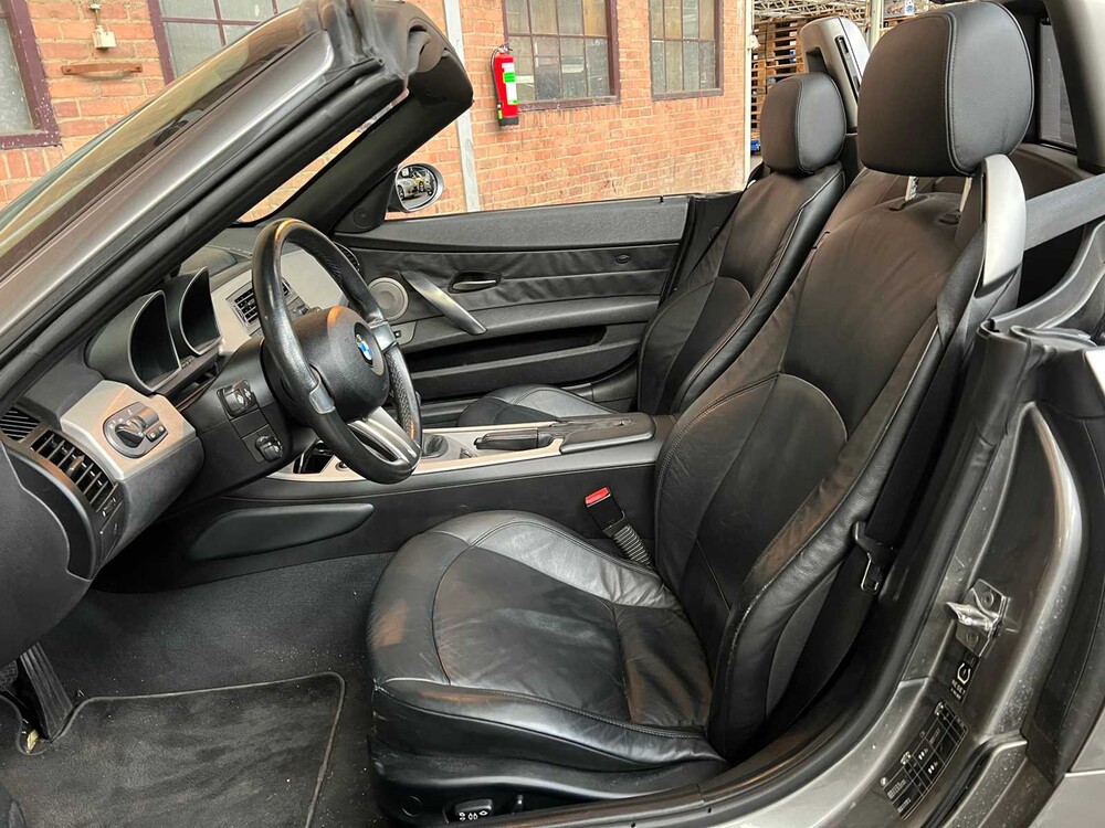 BMW Z4 Roadster 3.0i S 231hp 2004 (Hardtop + Softtop), 36-NV-HZ Youngtimer