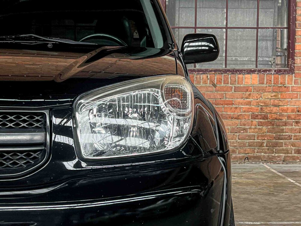 Toyota RAV4 2.0-16V VVT-i Sol (Automatic) 150hp 2004, 76-HFB-9 Youngtimer