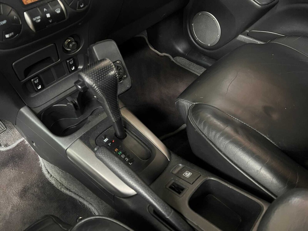 Toyota RAV4 2.0-16V VVT-i Sol (Automatic) 150hp 2004, 76-HFB-9 Youngtimer