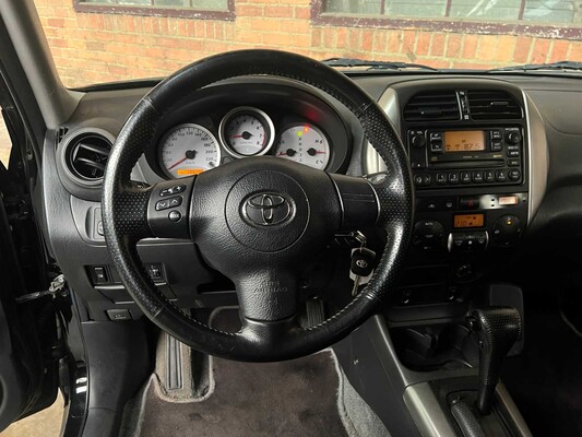 Toyota RAV4 2.0-16V VVT-i Sol (Automaat) 150pk 2004, 76-HFB-9 Youngtimer