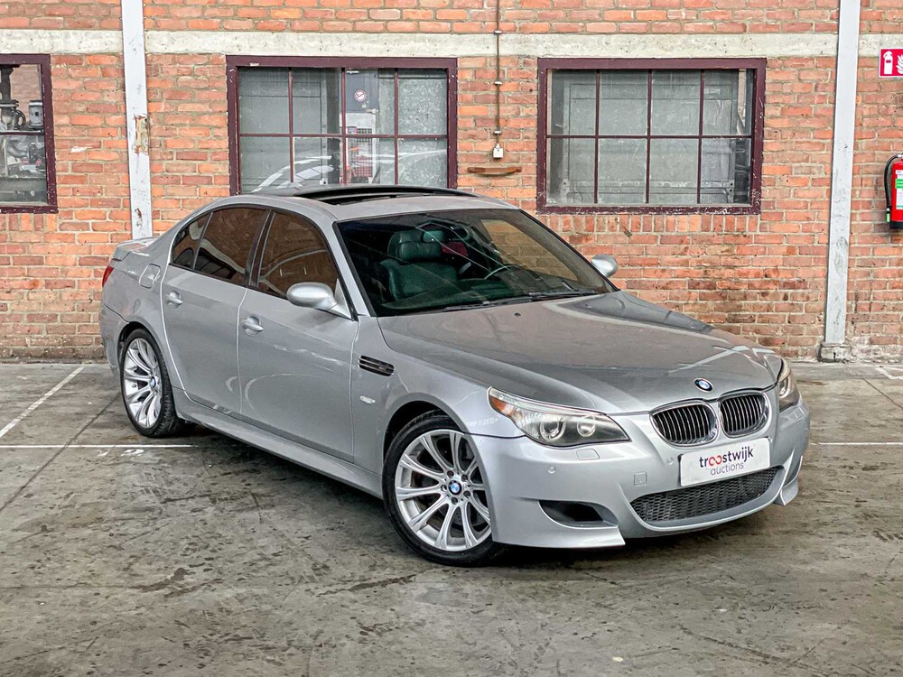 BMW M5 5.0 V10 E60 500hp 2006 5-series Youngtimer
