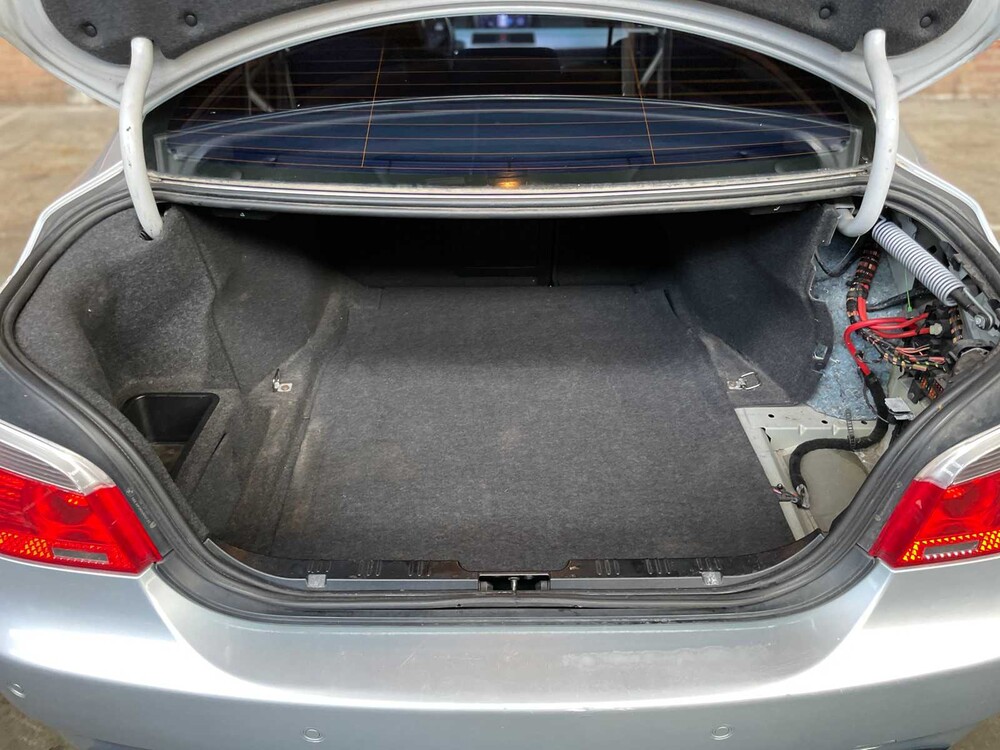 BMW M5 5.0 V10 E60 500hp 2006 5-series Youngtimer