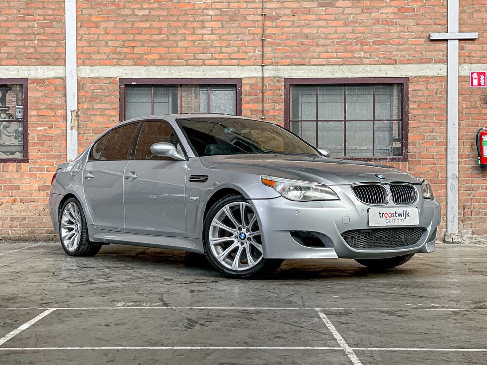 BMW M5 5.0 V10 E60 500hp 2006 5-series Youngtimer
