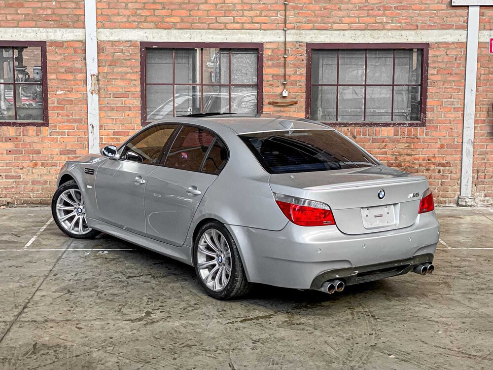 BMW M5 5.0 V10 E60 500hp 2006 5-series Youngtimer