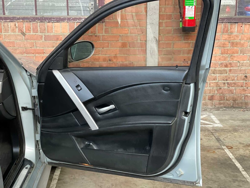 BMW M5 5.0 V10 E60 500hp 2006 5-series Youngtimer