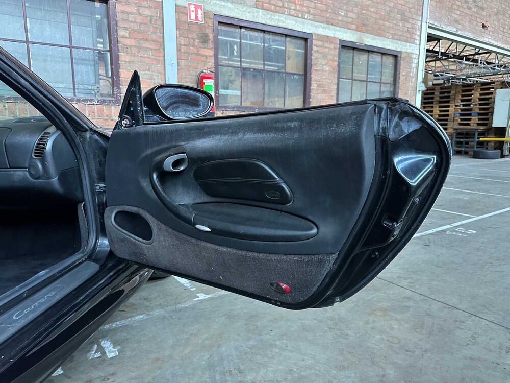 Porsche 911 Carrera 4 3.4 996 300hp 1999 Youngtimer