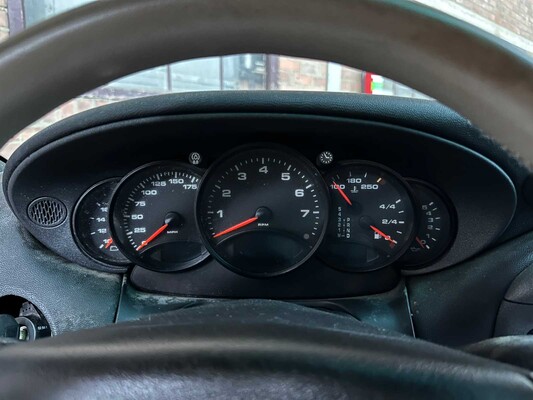 Porsche 911 Carrera 4 3.4 996 300hp 1999 Youngtimer