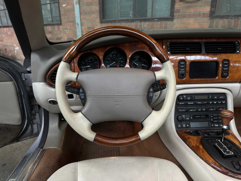 Jaguar XKR 4.0 V8 Convertible 363hp 2001, N-457-KK Youngtimer