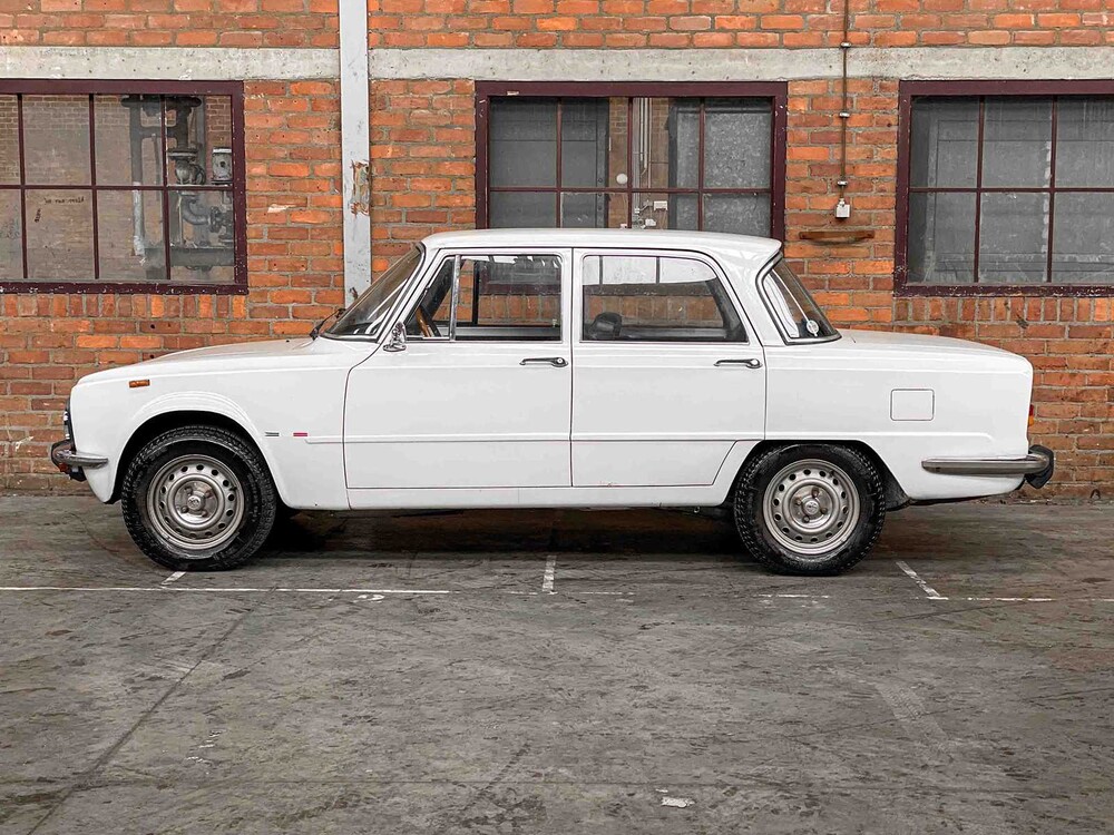 Alfa Romeo Giulia Nuova Super 1600 1.6 1979 (Original-NL + 3rd owner), HZ-05-BV
