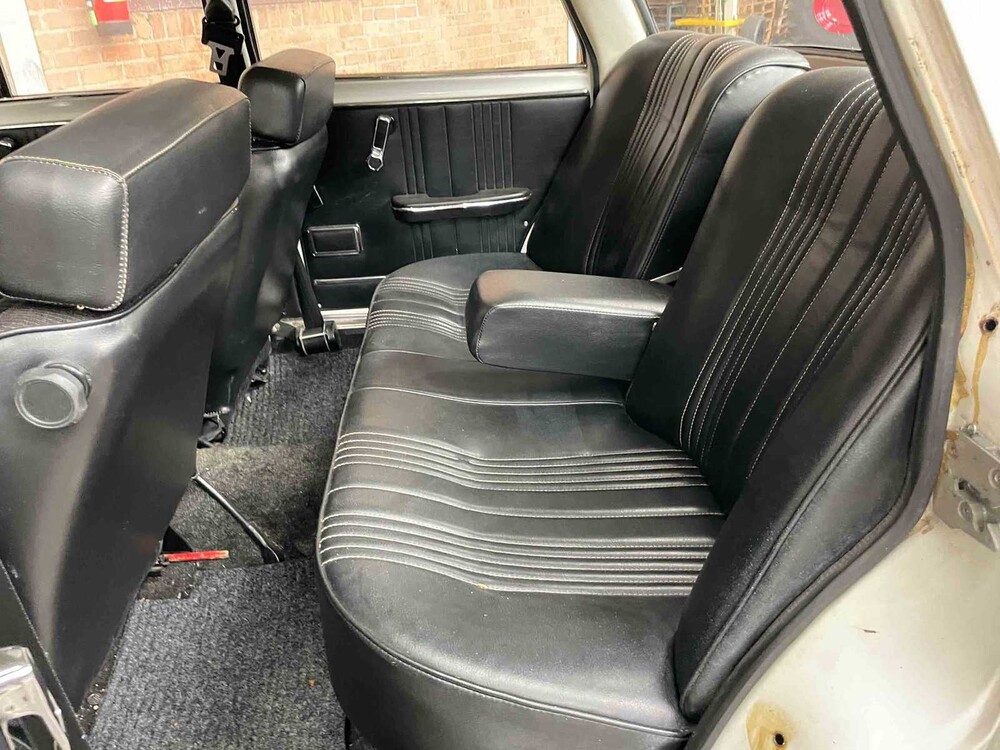 Alfa Romeo Giulia Nuova Super 1600 1.6 1979 (Original-NL + 3rd owner), HZ-05-BV