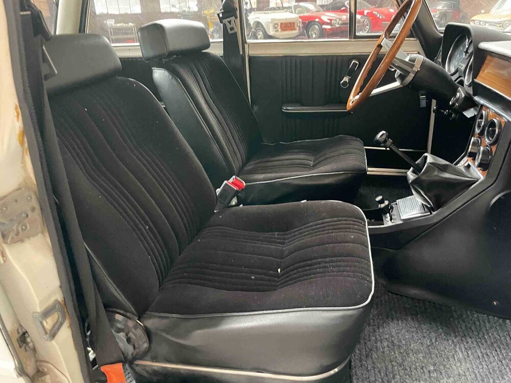 Alfa Romeo Giulia Nuova Super 1600 1.6 1979 (Original-NL + 3rd owner), HZ-05-BV