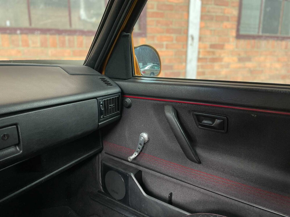 Volkswagen Golf MK2 GTI 2.0 8v 112hp 1987 (Original-NL), RX-32-GJ