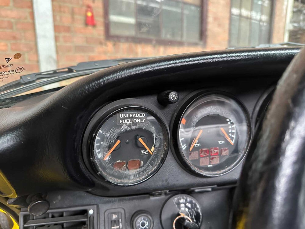 Porsche 911 964 Carrera Cabrio 250hp 1992 Youngtimer