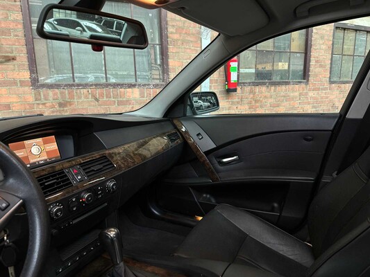 BMW 545i 4.4 V8 333hp 2003 5-series, G-647-VP