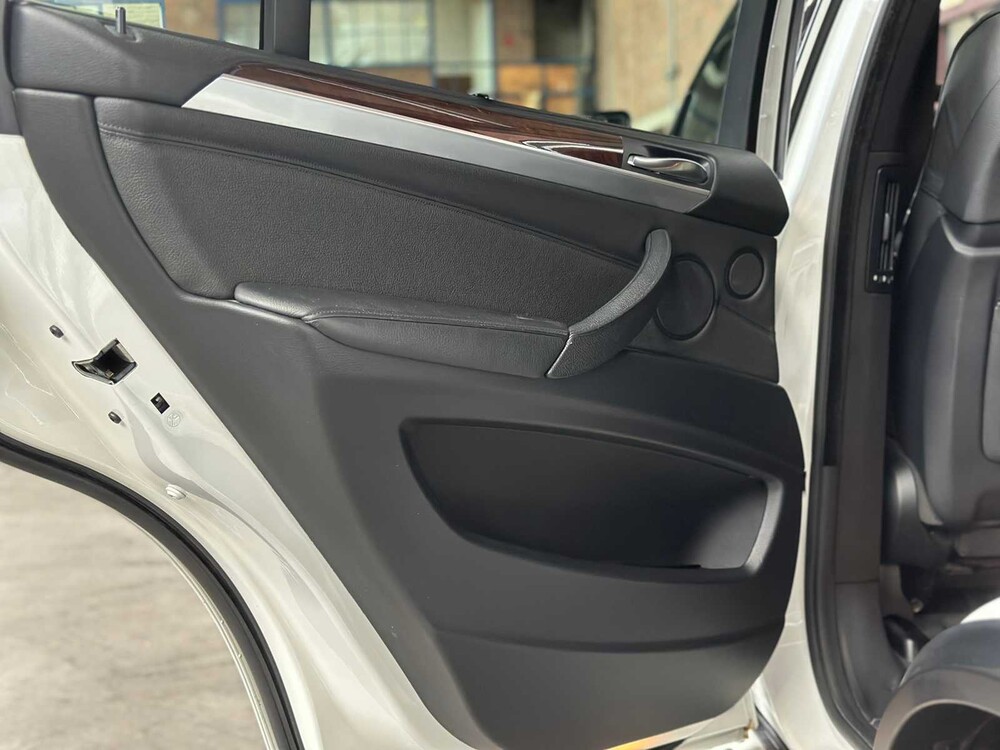 BMW X5 4.8l V8 354hp 2008