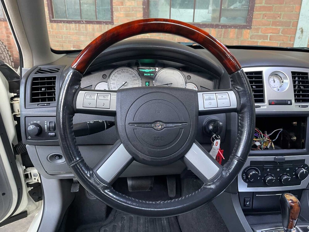 Chrysler 300C HEMI 5.7 V8 340hp 2006 Youngtimer