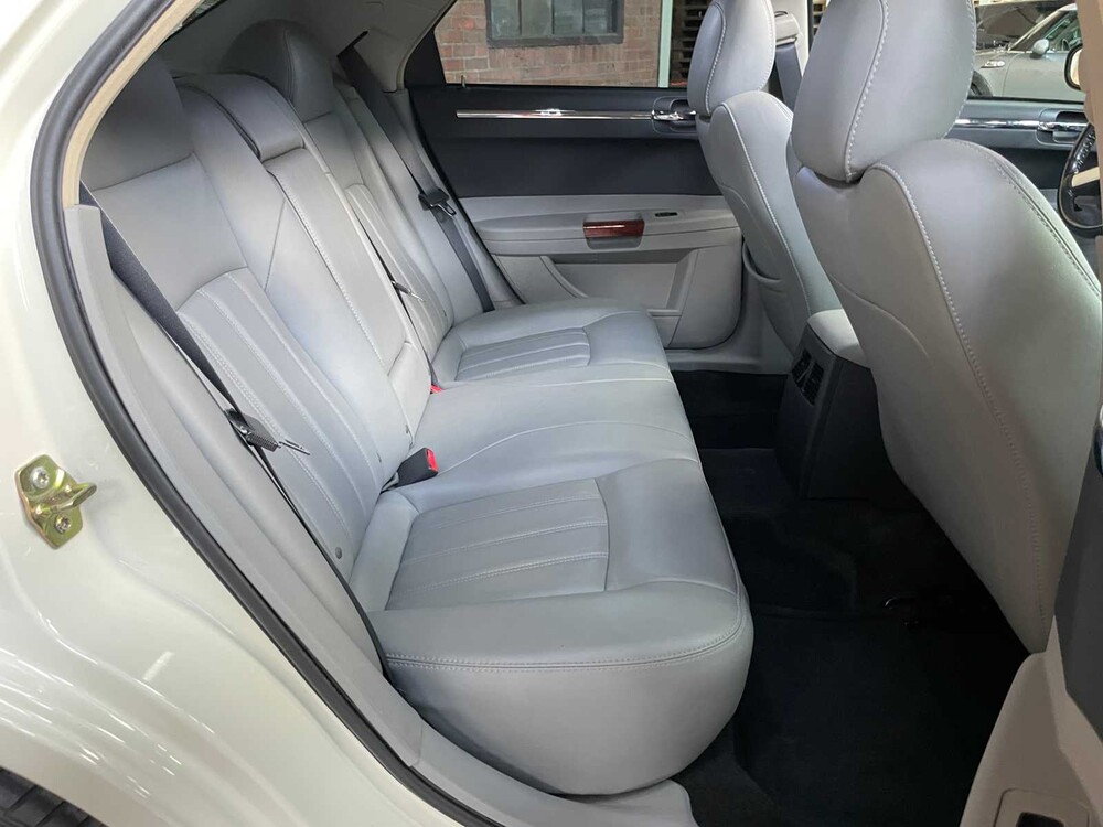 Chrysler 300C HEMI 5.7 V8 340hp 2006 Youngtimer