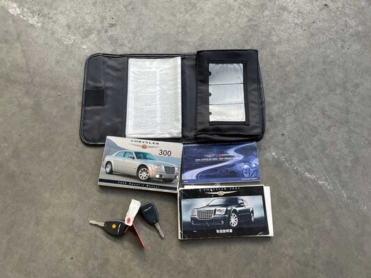 Chrysler 300C HEMI 5.7 V8 340hp 2006 Youngtimer