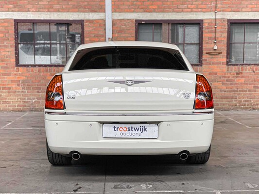 Chrysler 300C HEMI 5.7 V8 340hp 2006 Youngtimer