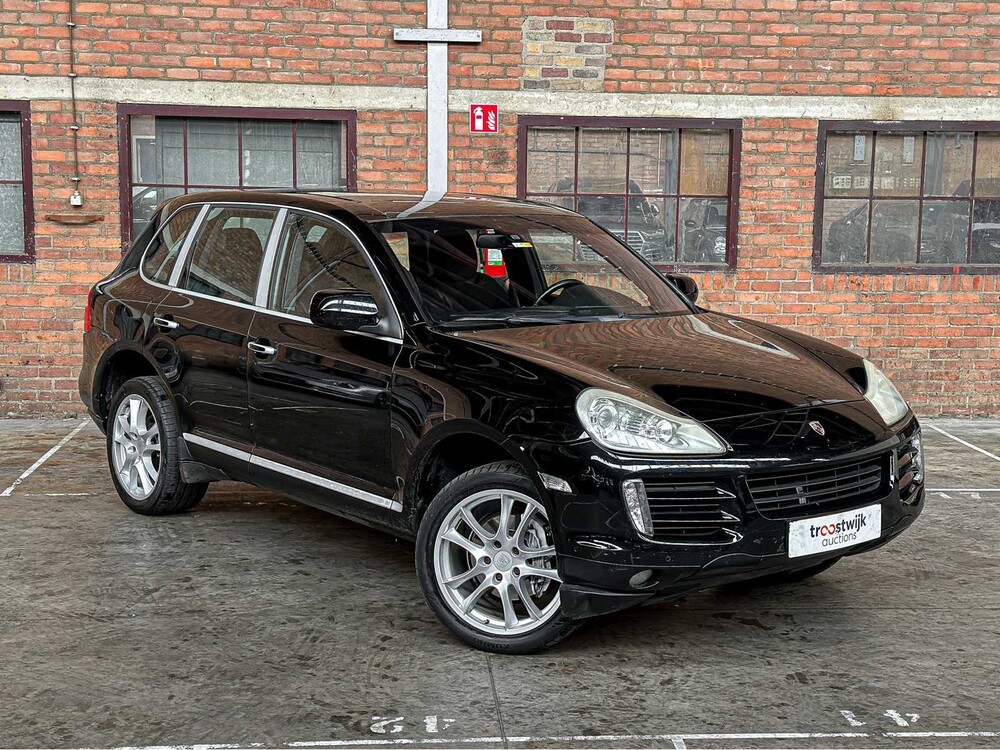 Porsche Cayenne 3.0 D V6 240hp 2009, 82-JDT-1